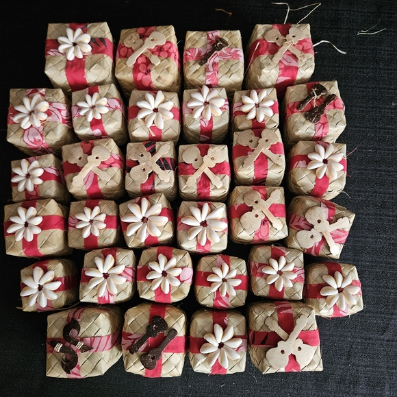 Traditional Hawaiian Lauhala Gift Baskets Lot Of 32 Handmade Small